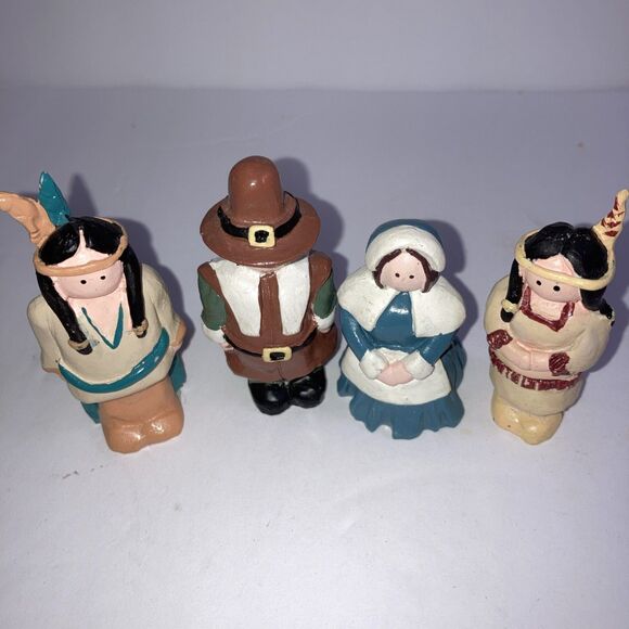 Vintage miniature Native American And Pilgrim couple resin  figurine - Picture 1 of 5